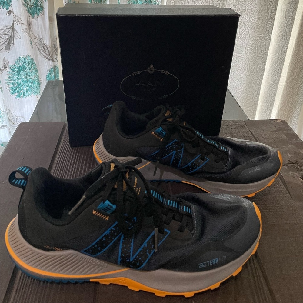 New Balance Men's Black Blue and Orange Athletic Shoes